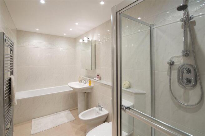 En-Suite Bathroom