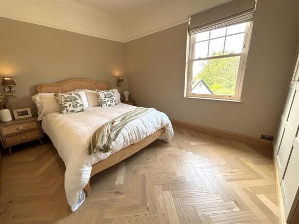 3 bed Terraced for sale Image 4