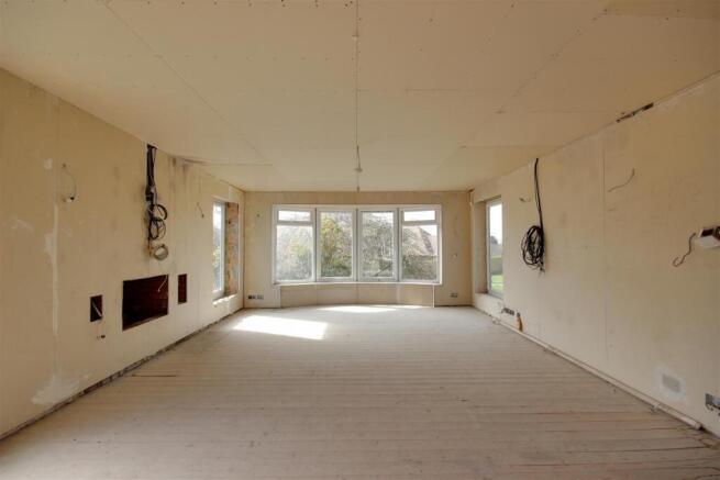 4 bed Detached Bungalow for sale Image 5