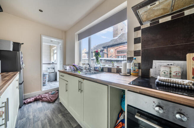 1409872-7-69947af...