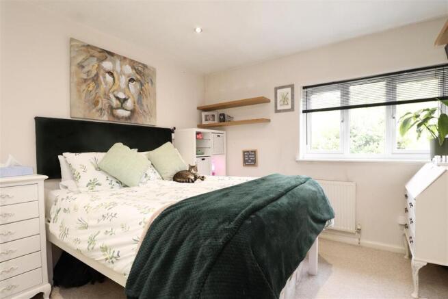 4 bed Terraced for sale Image 8