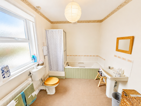 2 bed Terraced for sale Image 8