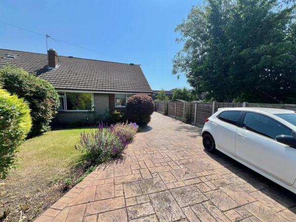 3 bed Semi-Detached Bungalow for sale Image 9
