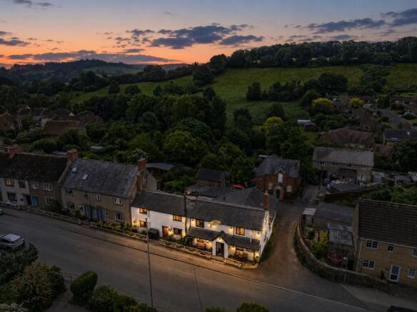 The_Knapp_Inn_Twilight_Rightmove