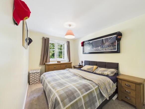 2 bed Apartment for sale Image 11