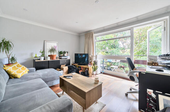 1324954-4-687e6cb...