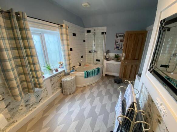 Modern Family Bathroom