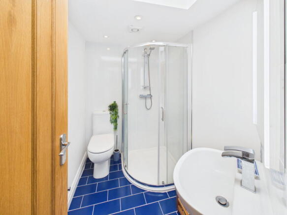 2 bed Penthouse for sale Image 7