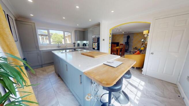 4 bed Detached for sale Image 4
