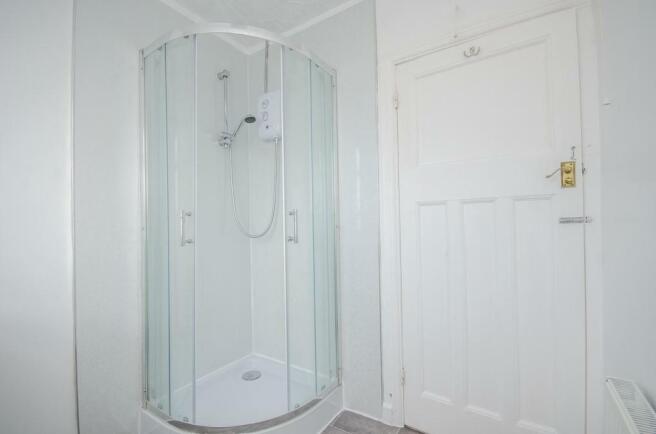 Shower room pic 2.jpg