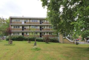 5, Coulsdon House, Streatham Hill, London SW2 4AA
