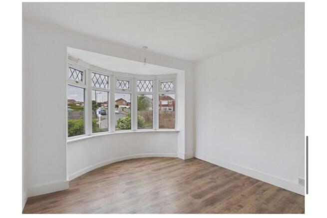 3 bed Semi-Detached for sale Image 9