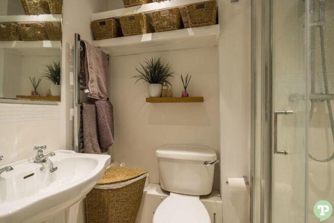 Family bathroo...
