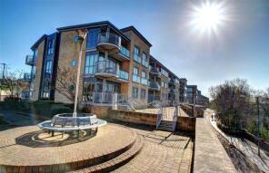 18, Fairway Court, Fletcher Road, Gateshead Central, Gateshead NE8 2AY