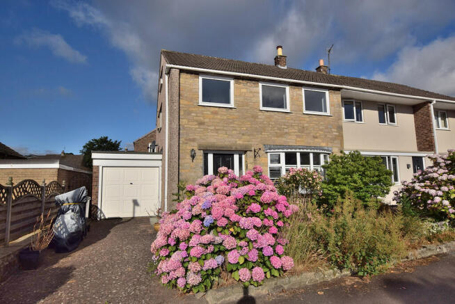 3 bed Semi-Detached for sale in richmond
