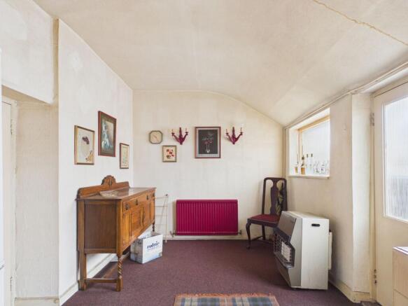 2 bed Semi-Detached for sale Image 8