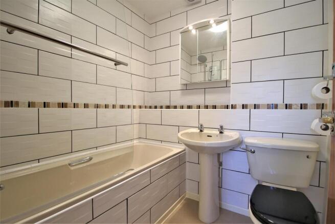 Bathroom (1).JPG