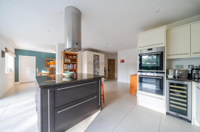 1349709-6-68c087d...