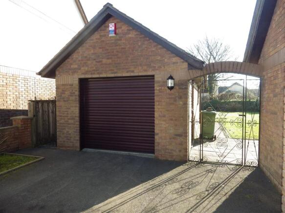 Garage & Parking