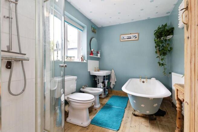 3 bed Terraced for sale Image 10