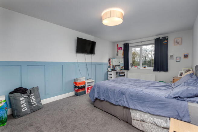 5 bed Detached for sale Image 10