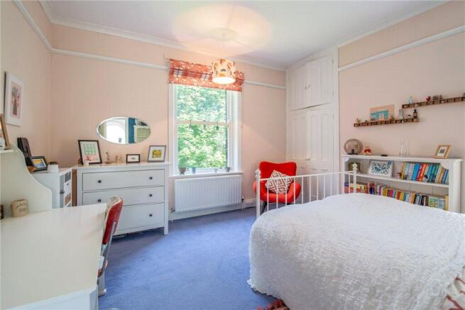 5 bed Detached for sale Image 10