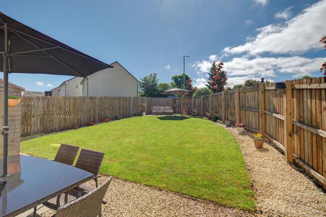 72 Colville Crescent, Glengarnock, KA14 3BG photo 4