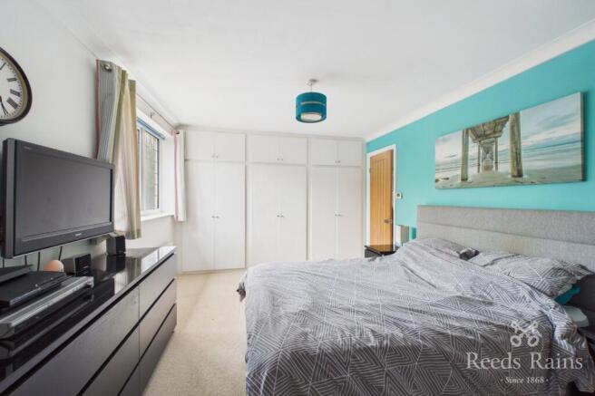 4 bed Detached for sale Image 6