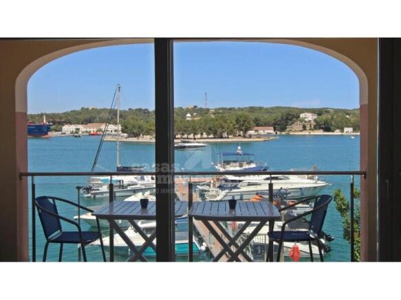 Penthouse on the seafront in the port of Mahón