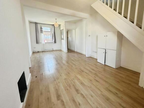 6df99acb-5c906555...