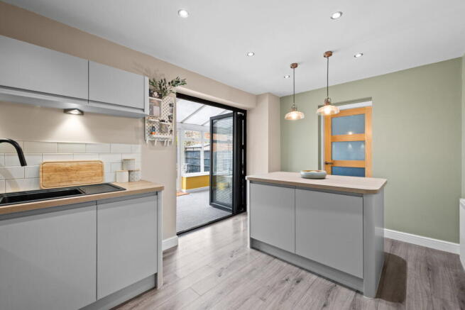 4 bed Detached for sale Image 7