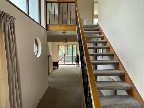 Entrance/Dining Area