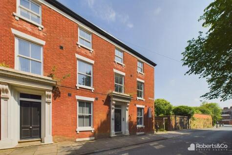 Waltons Parade, Preston
