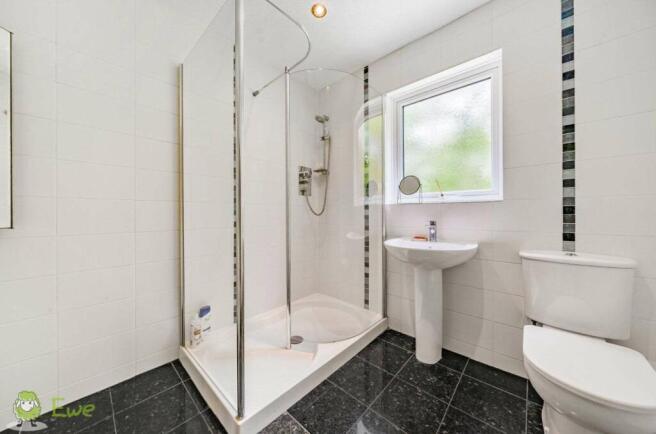 Bathroom (Family Bathroom)