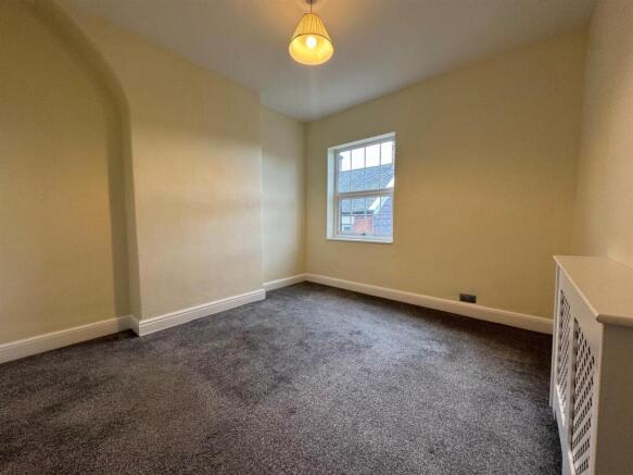 Bedroom 1.jpg