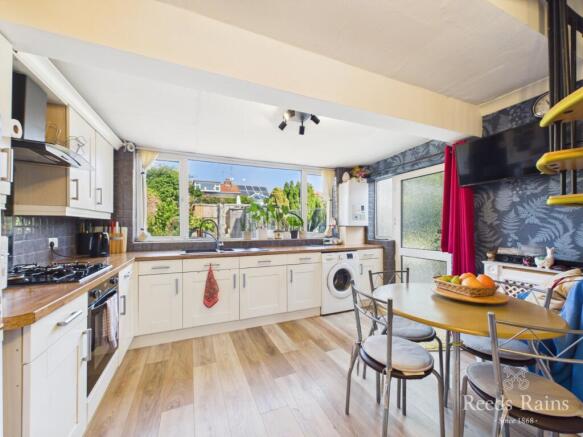 2 bed Bungalow for sale Image 3