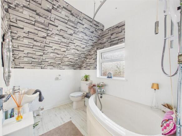2 bed Semi-Detached for sale Image 12