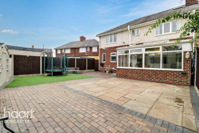 4 bed Semi-Detached for sale Image 4