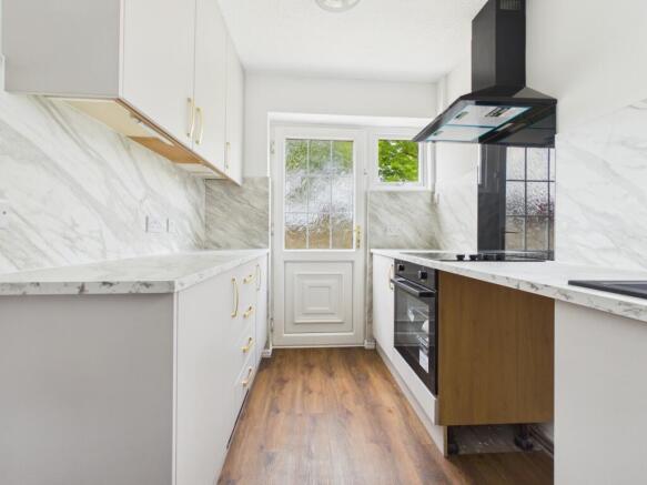 3 bed Semi-Detached for sale Image 7
