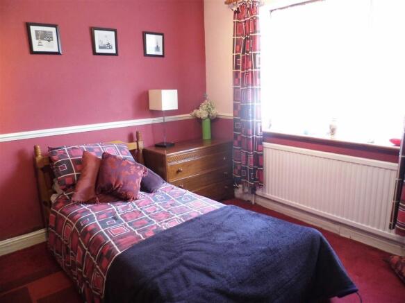 BEDROOM 2