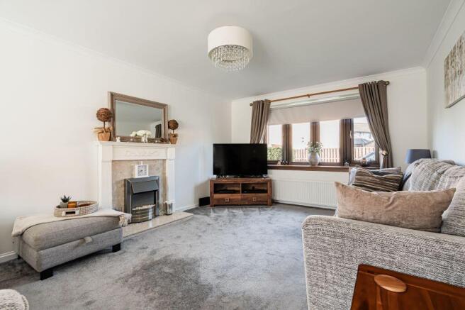 46 Skeltiemuir Avenue, Bonnyrigg, EH19 3PX photo 2