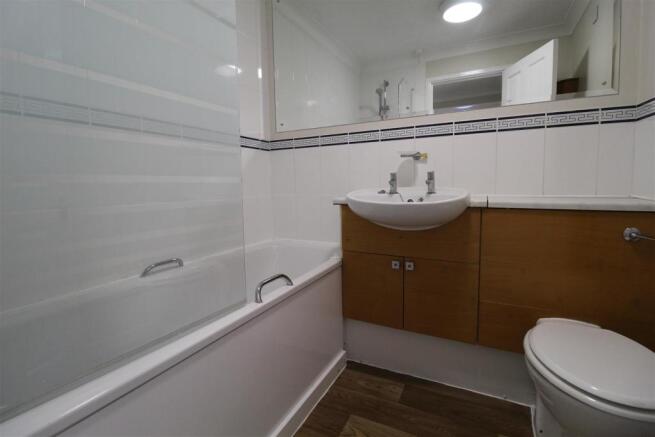 Bathroom.JPG