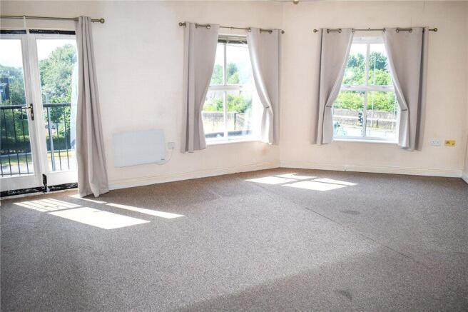 2 bed Apartment for sale Image 4