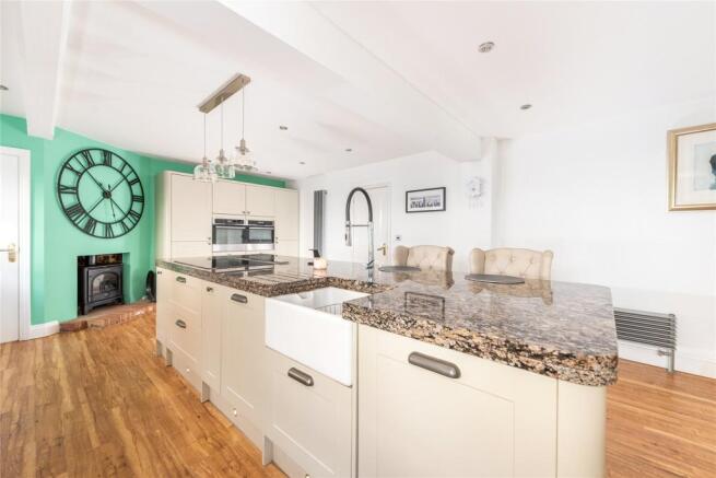 Kitchen/Breakfast Rm