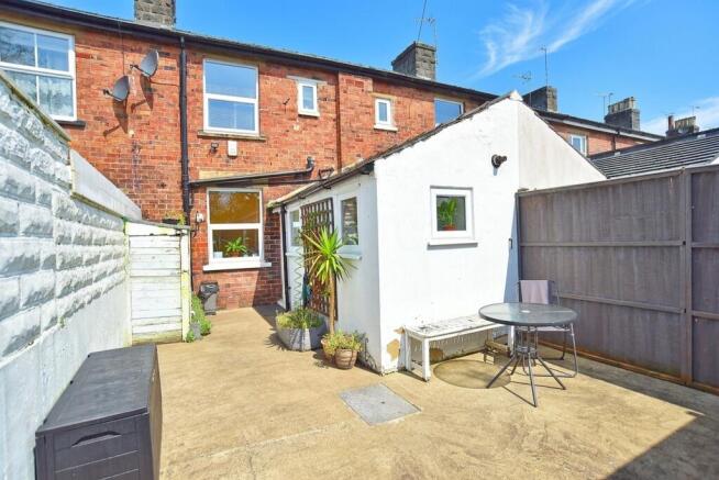2 bed House for sale Image 7