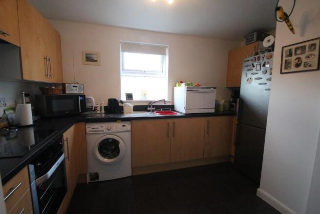 KITCHEN/BREAKFAST