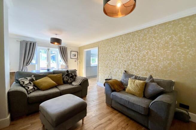 open plan living/din