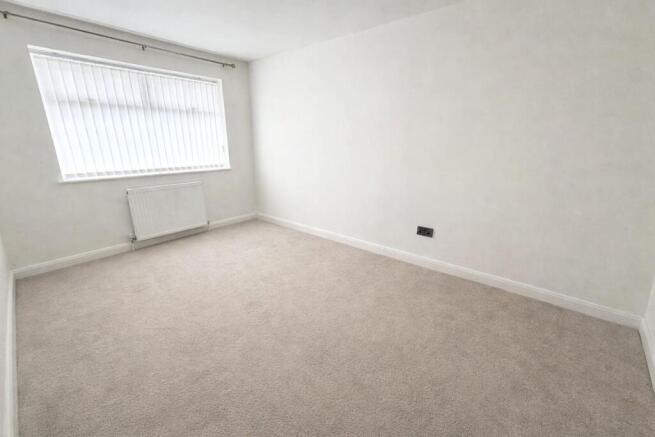 3 bed Semi-Detached for sale Image 6
