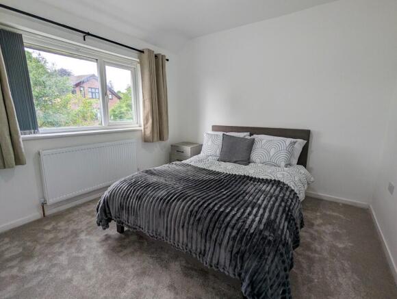 2 bed Semi-Detached to rent Image 9
