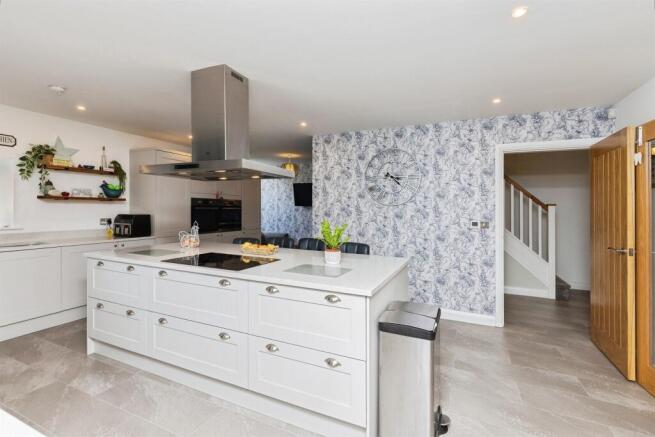 4 bed Barn Conversion for sale Image 11